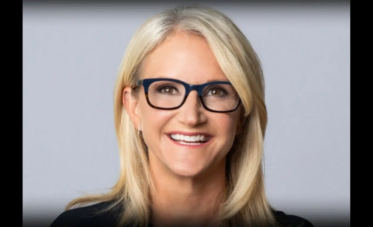 Mel Robbins Net Worth: Early Life, Career, Personal Life & Many 